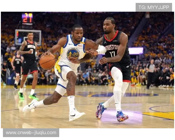 勇士第三节崩盘单节输15分，科尔怒叫暂停